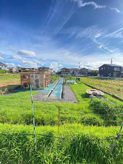 7月の農園です。現在6区画で、皆さんが夏野菜を栽培されてます