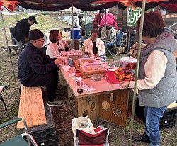 ピザ、鳥の炭火焼、焼芋、野菜たっぷり具沢山のお汁、新米おにぎり、カボチャプリン